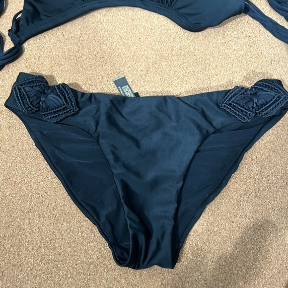 ViX Paula Hermanny MACRAMÉ FRINGE TIES BIKINI Set in Black small - Picture 8 of 16